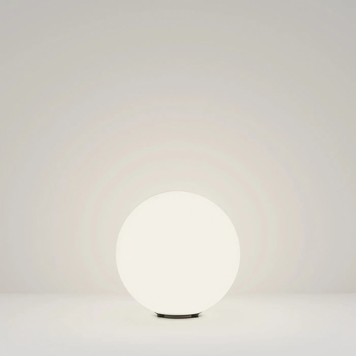 Boule lumineuse de jardin sur piquet, 30 ou 50 cm, IP54