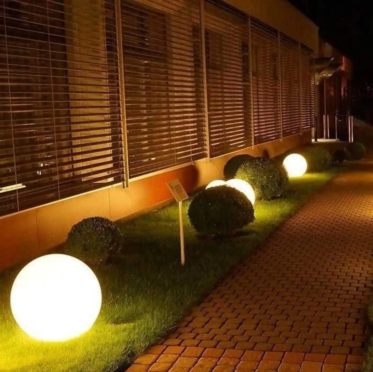 Boule lumineuse à poser, quatre tailles de S à XL