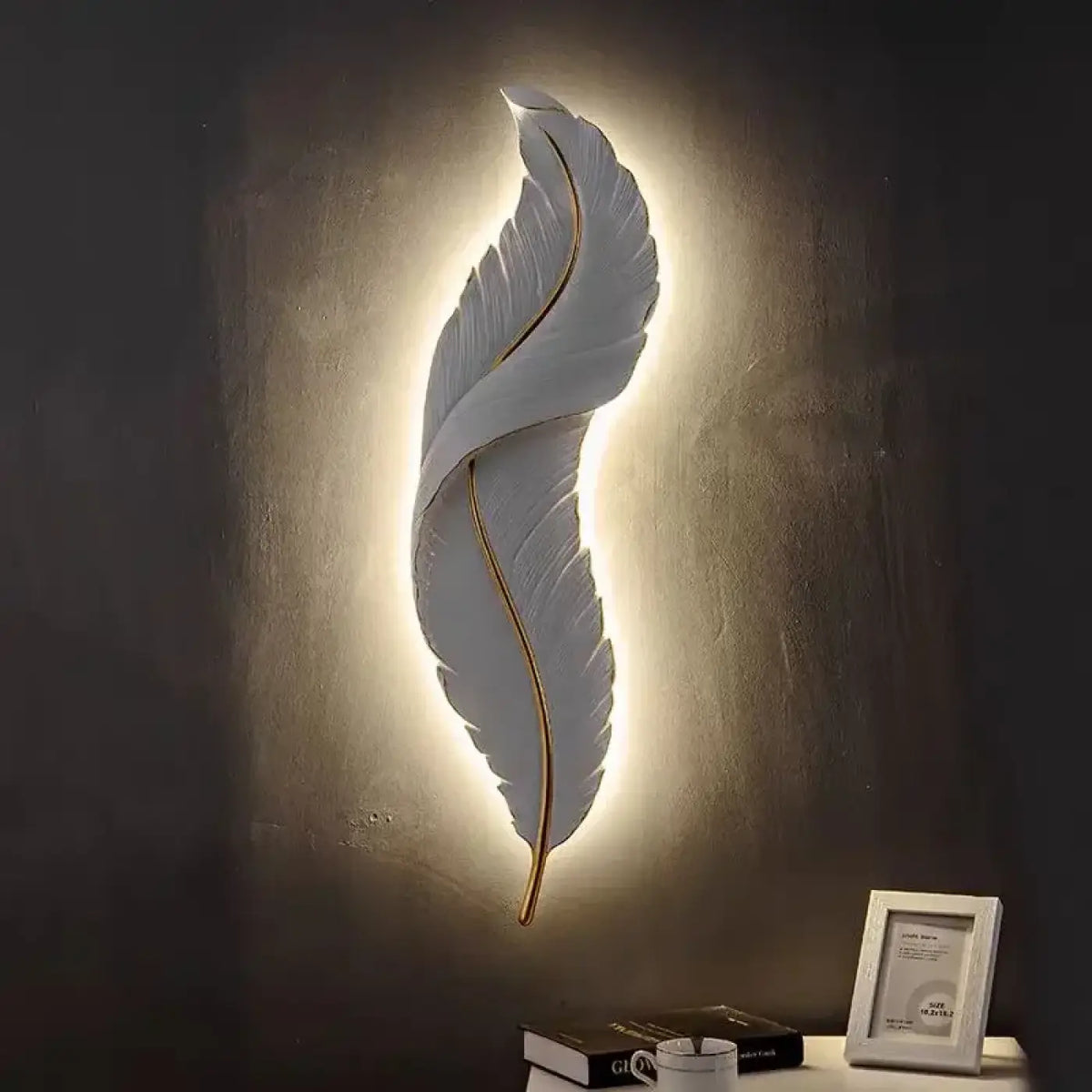 Grande applique murale en forme de plume, blanche