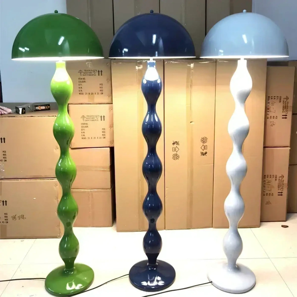 Lampadaire ondulé contemporain, bleu, vert, rouge ou blanc