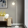 Lampadaire blanc aux lignes courbes, deux modèles