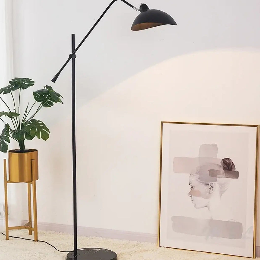 Lampadaire contemporain en métal à tête orientable, noir ou doré