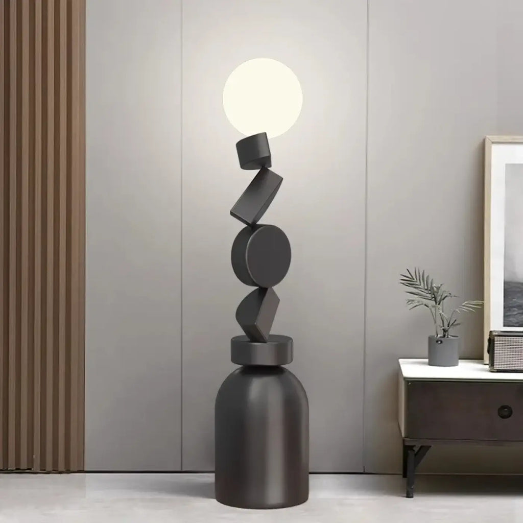 Lampadaire contemporain sculptural à globe opalin