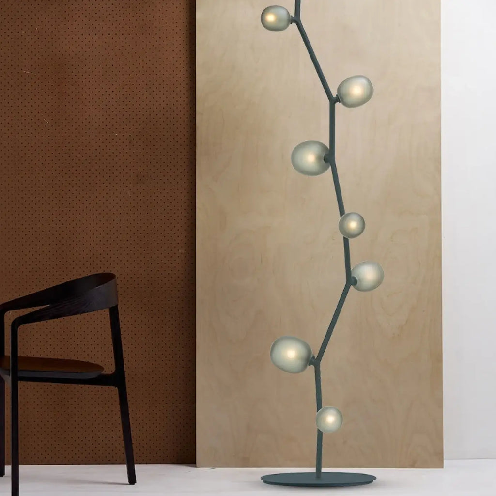 Lampadaire en métal et globes de verre, blanc, noir ou rose
