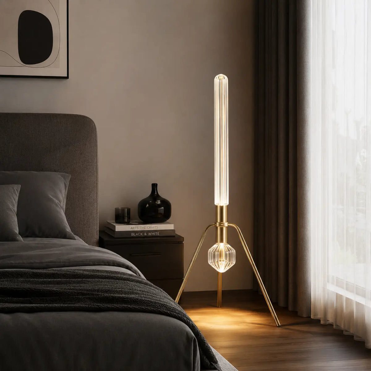 Lampadaire en verre strié à l'allure sculpturale
