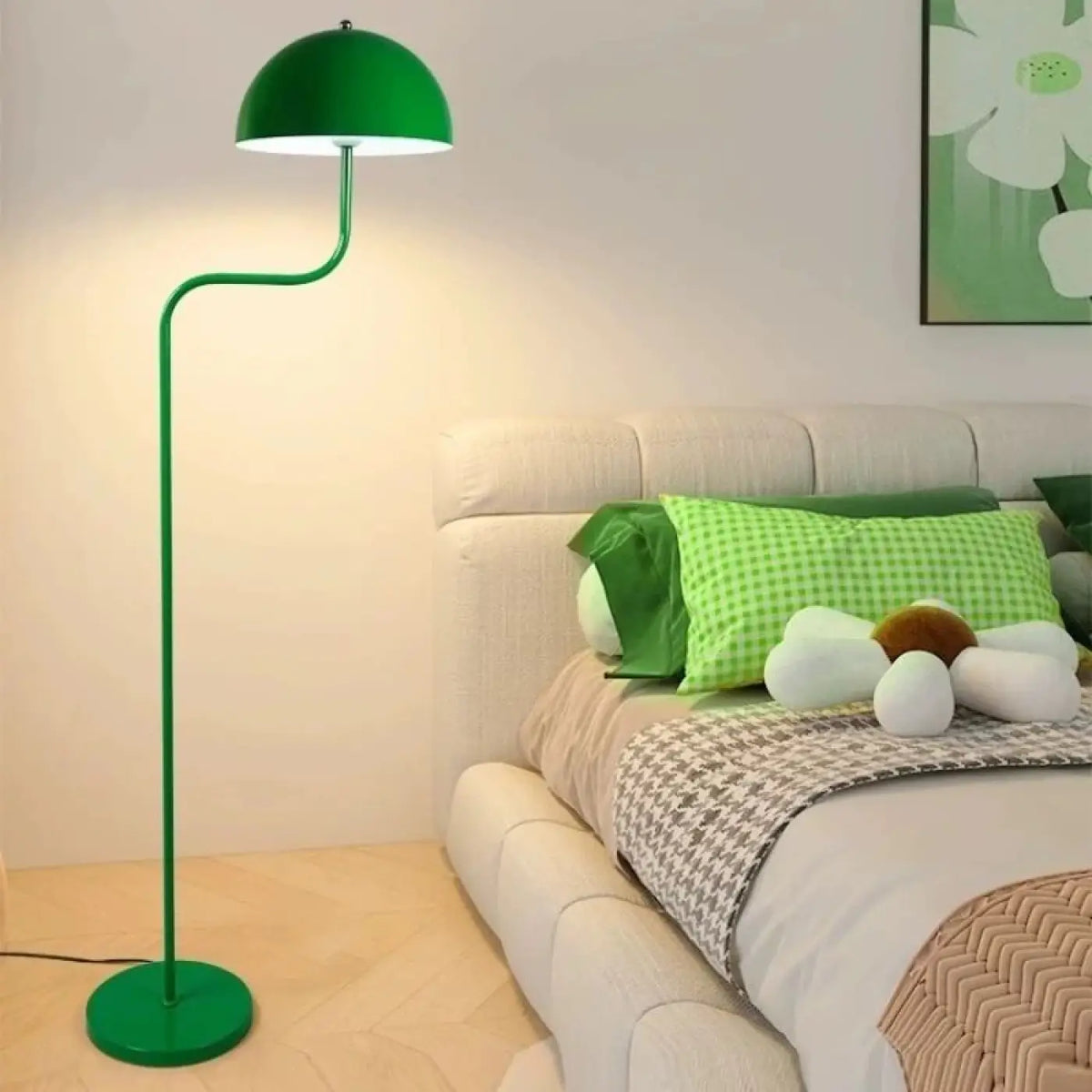 Lampadaire arqué en métal coloré, abat-jour dôme, vert