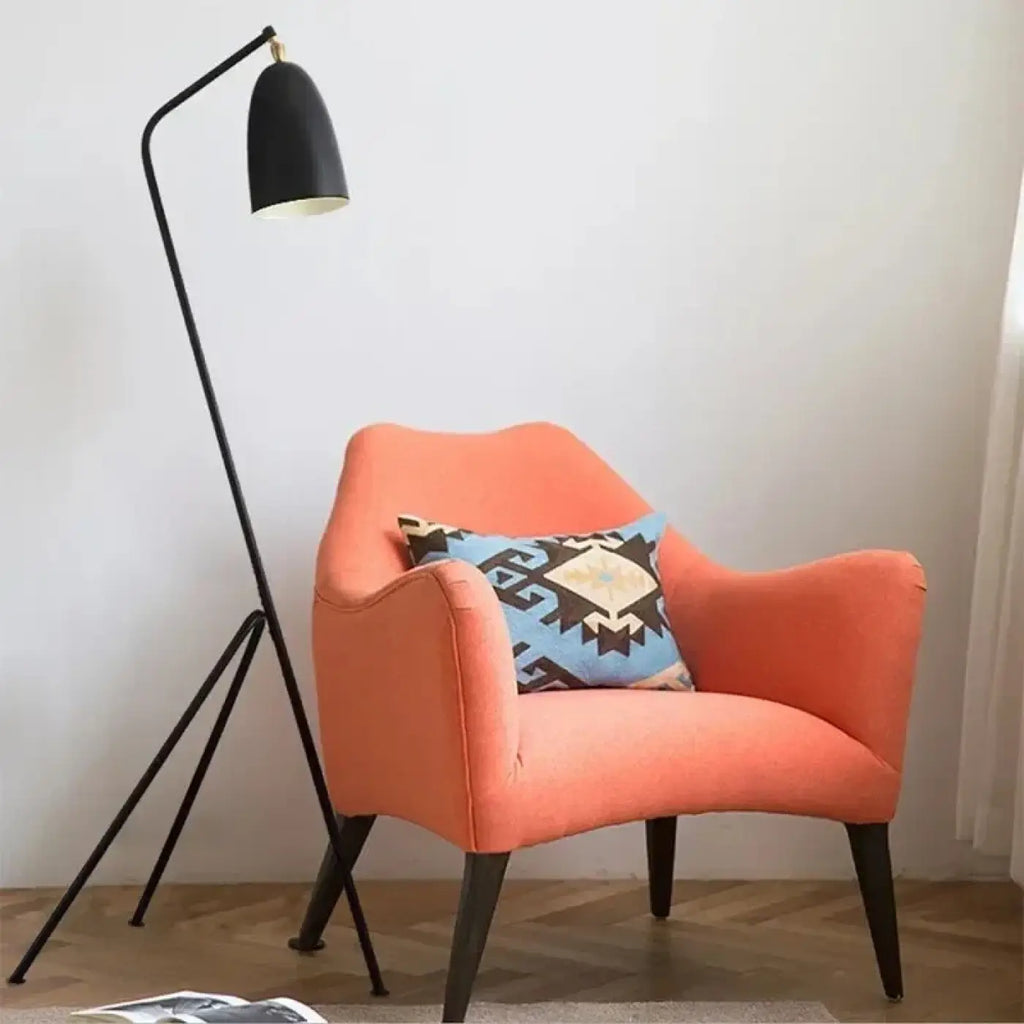 Lampadaire minimaliste à abat-jour conique, blanc ou noir