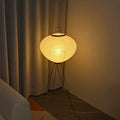 Lampadaire en papier blanc sur structure en métal, tailles S et M