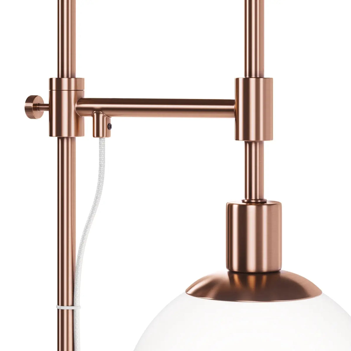 Lampadaire à globe opalin orientable, acier argent ou cuivre