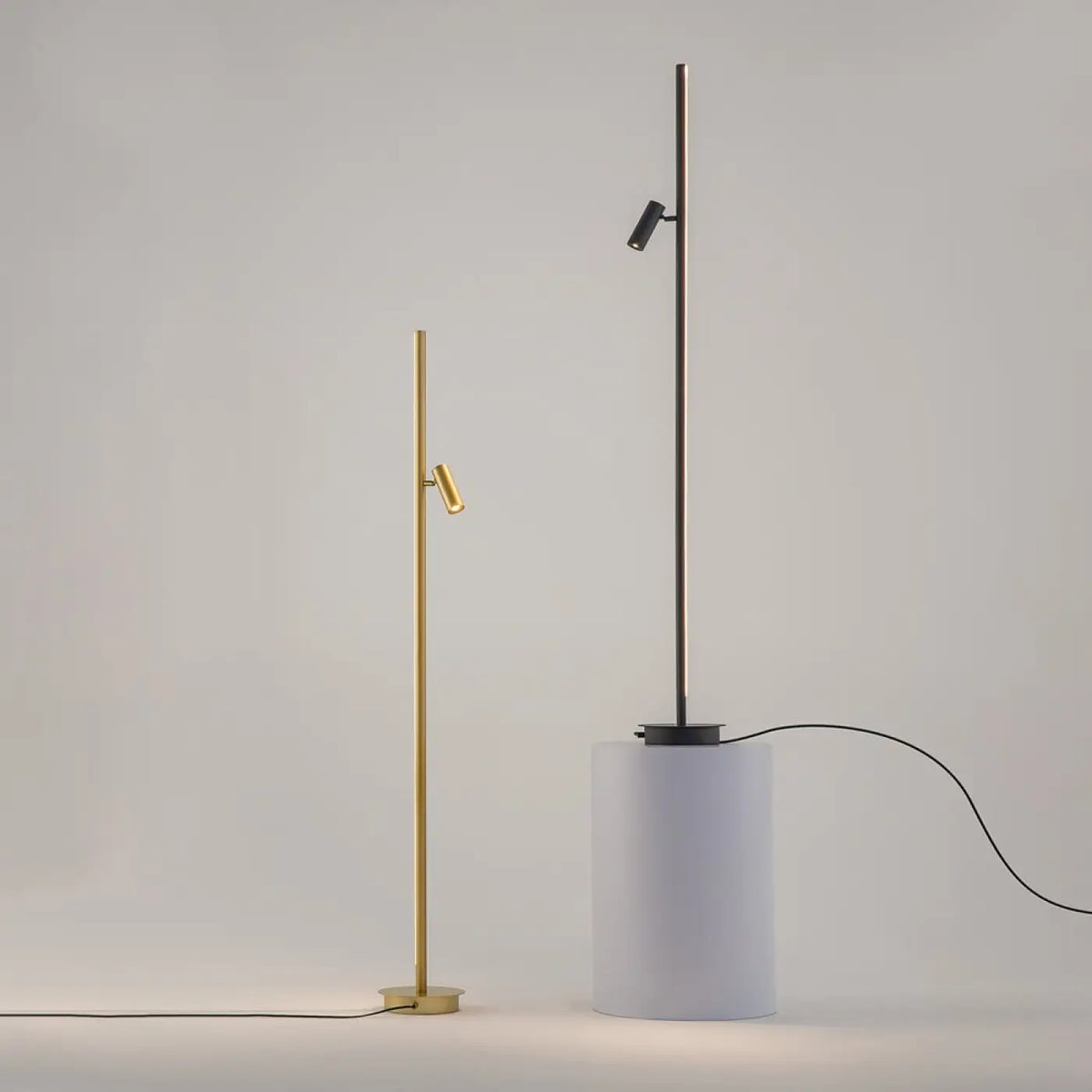 Lampadaire LED ultra-fin à lumière indirecte, noir ou doré
