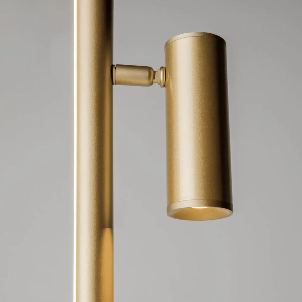 Lampadaire LED ultra-fin à lumière indirecte, noir ou doré
