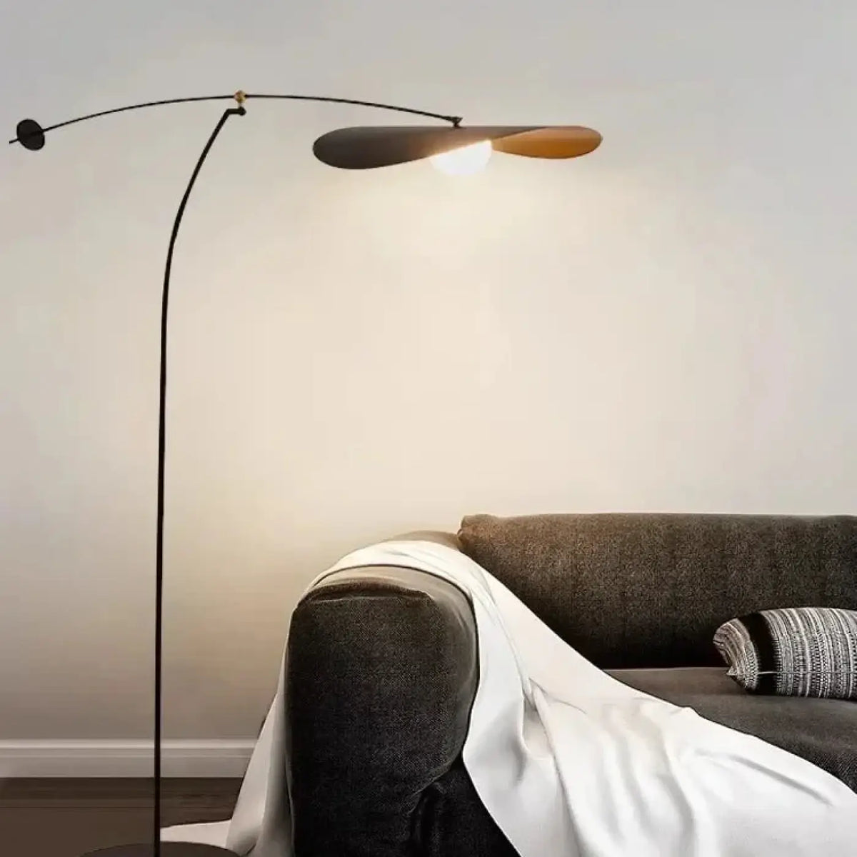 Lampadaire arqué moderne, doré ou noir, quatre options de lumière
