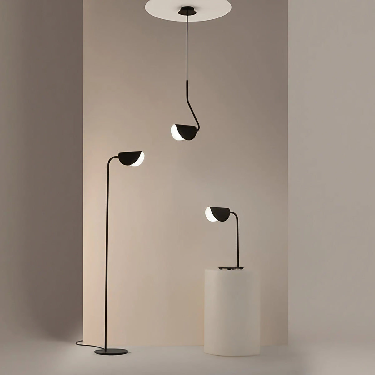 Lampadaire feuille d'acier noir, 140 cm, lumière indirecte