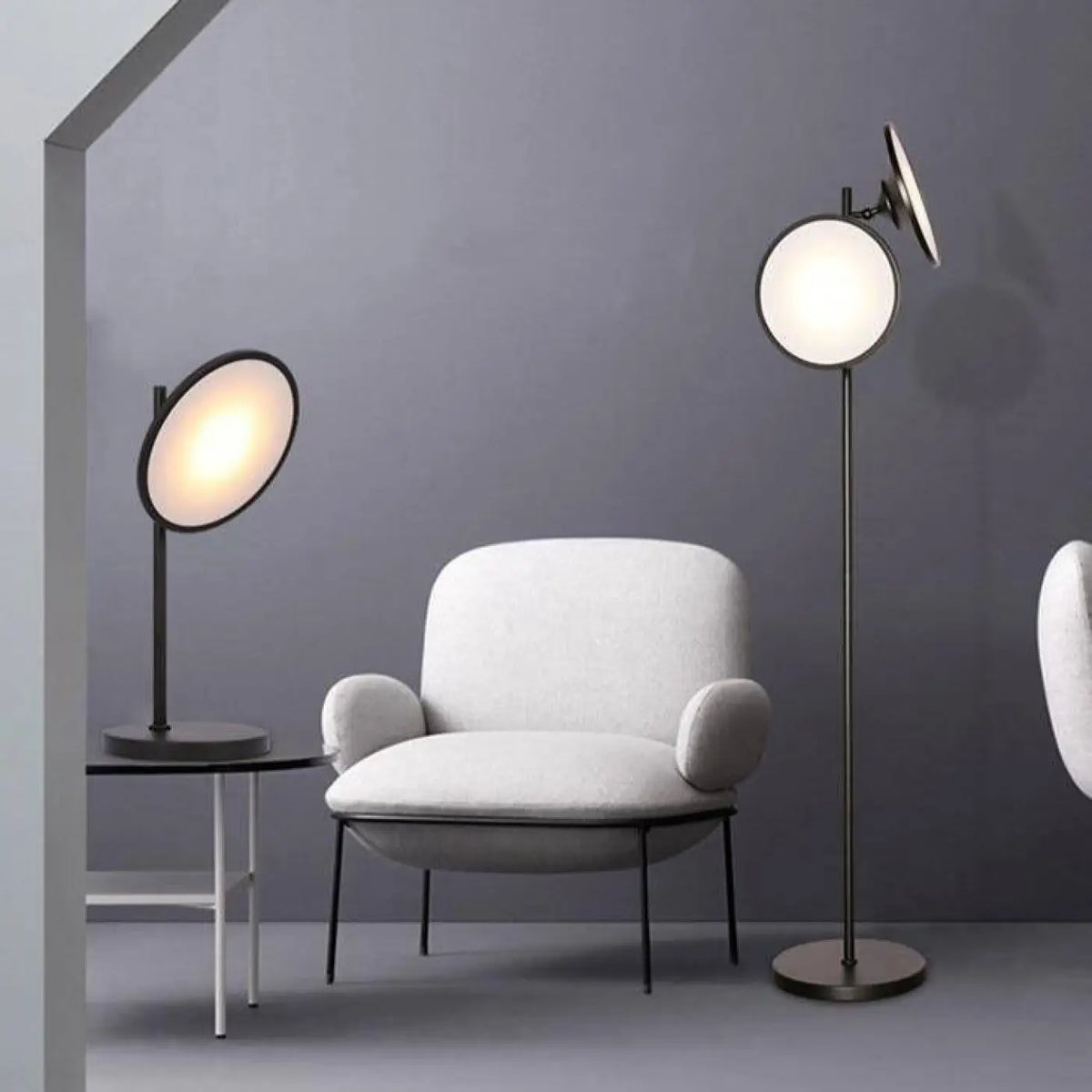 Lampadaire sur pied à la forme originale, tailles S ou M