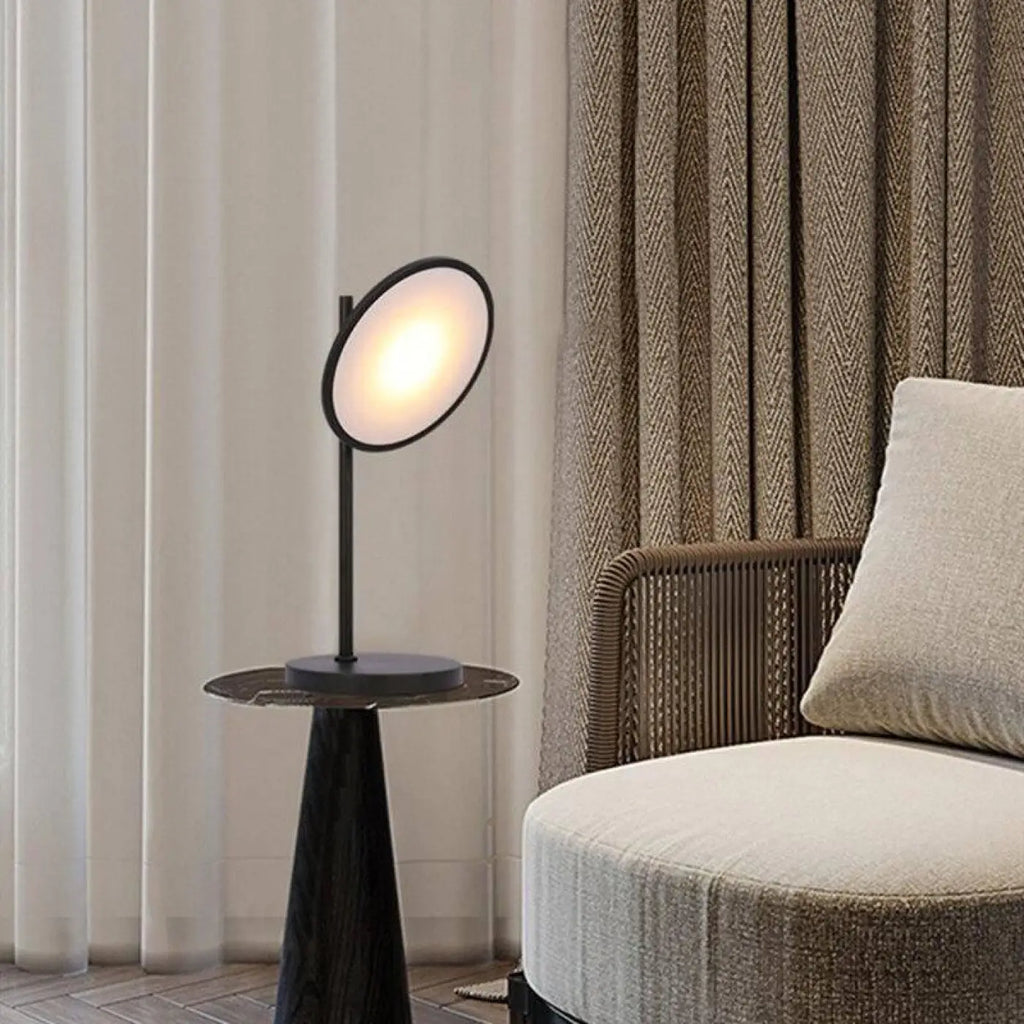 Lampadaire sur pied à la forme originale, tailles S ou M
