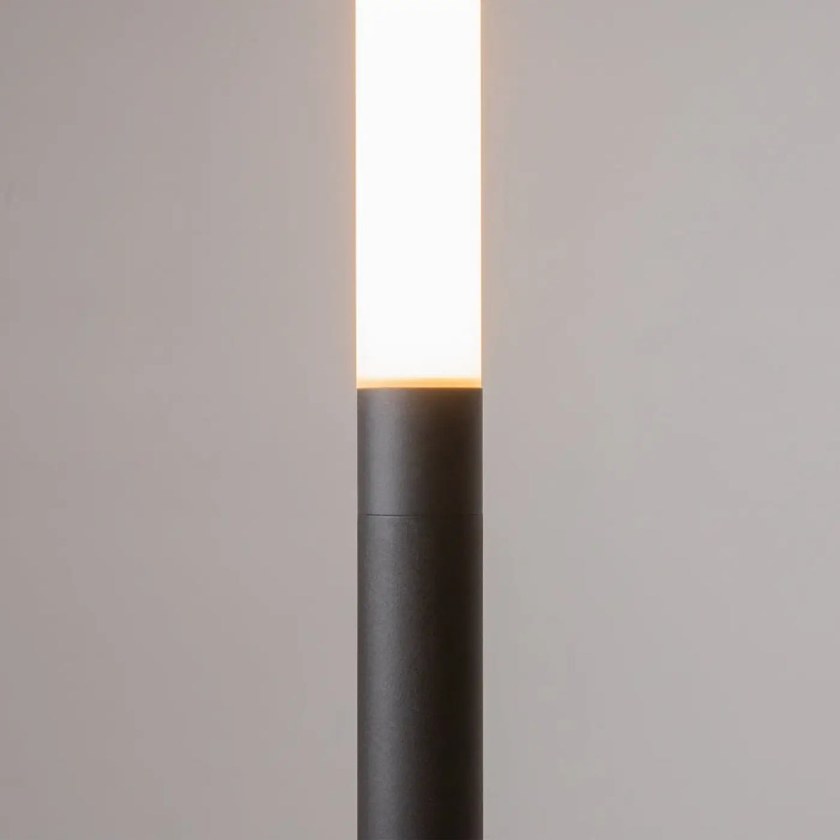 Lampadaire LED tube lumineux vertical en acier noir, 130 cm