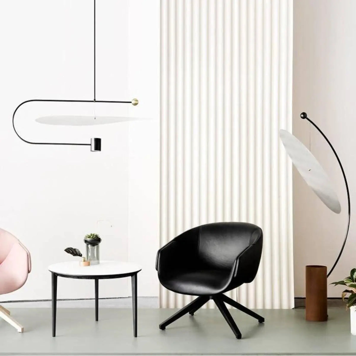 Lampadaire rond sur pied aux lignes arrondies