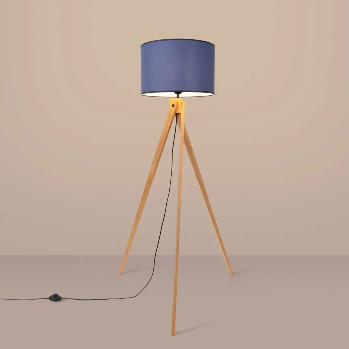Lampadaire trépied en bois naturel, abat-jour tissu de 40 cm