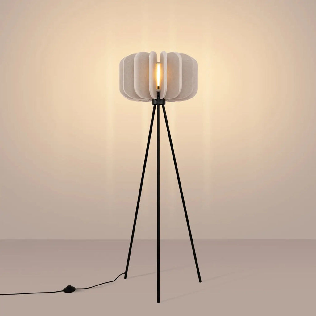 Lampadaire trépied en acier noir, abat-jour feutre de 45 cm