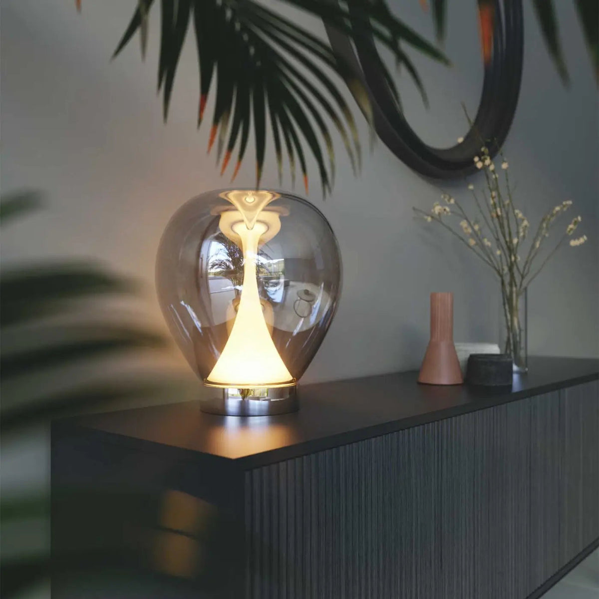Lampe de chevet double disque en verre sablé, pied inox, 39 cm