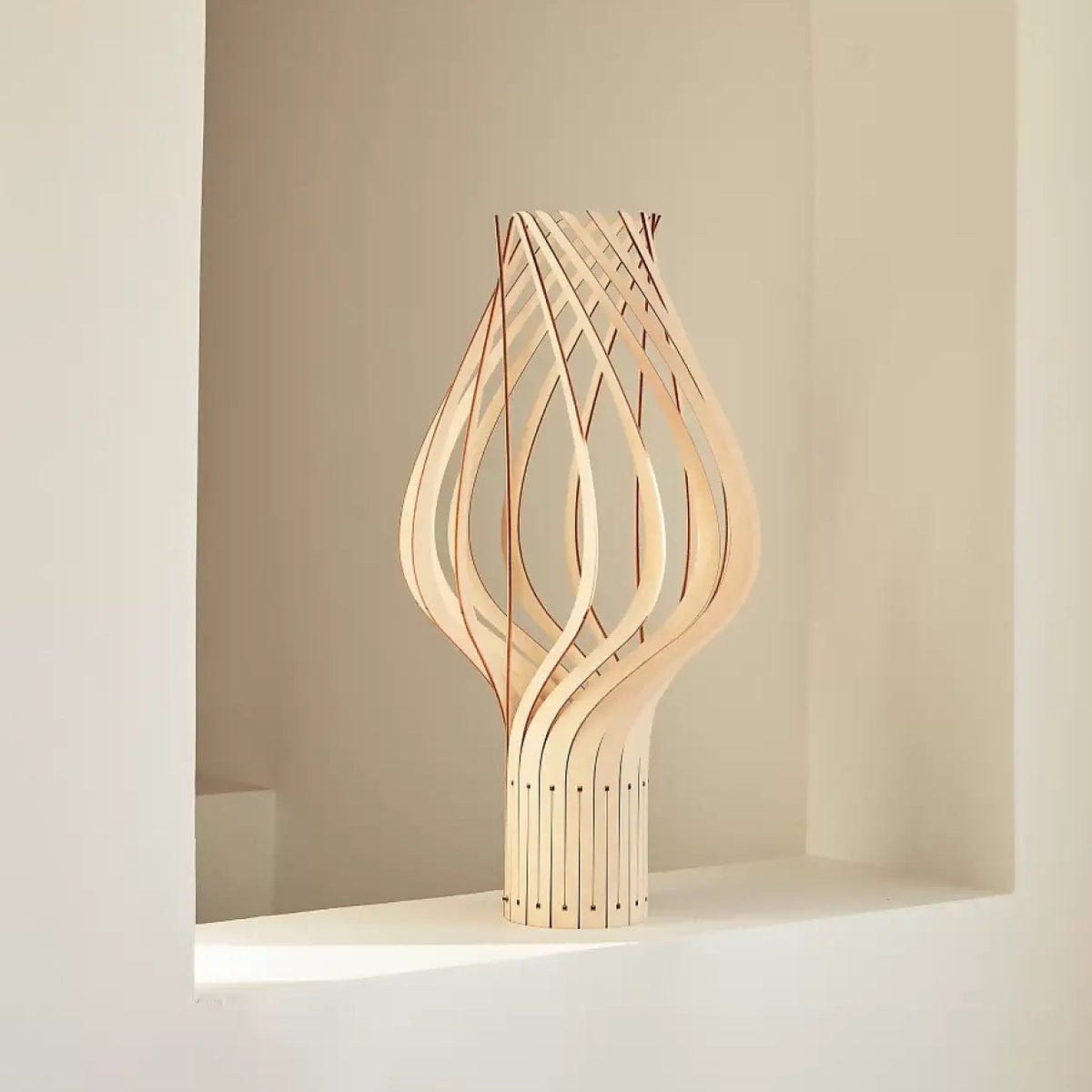 Lampe à poser haute et élancée en bois de bouleau, 52 cm, beige