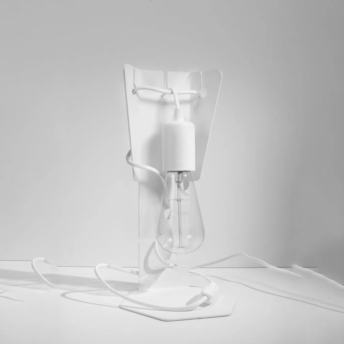 Lampe de bureau plaque en acier découpée, ampoule pendante E27, blanc