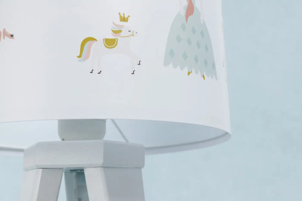 Lampe de chevet enfant princesse et licorne, pied en bois