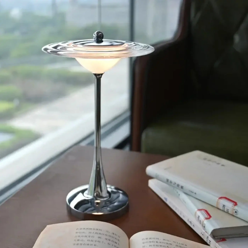 Lampe de chevet en forme de soucoupe volante