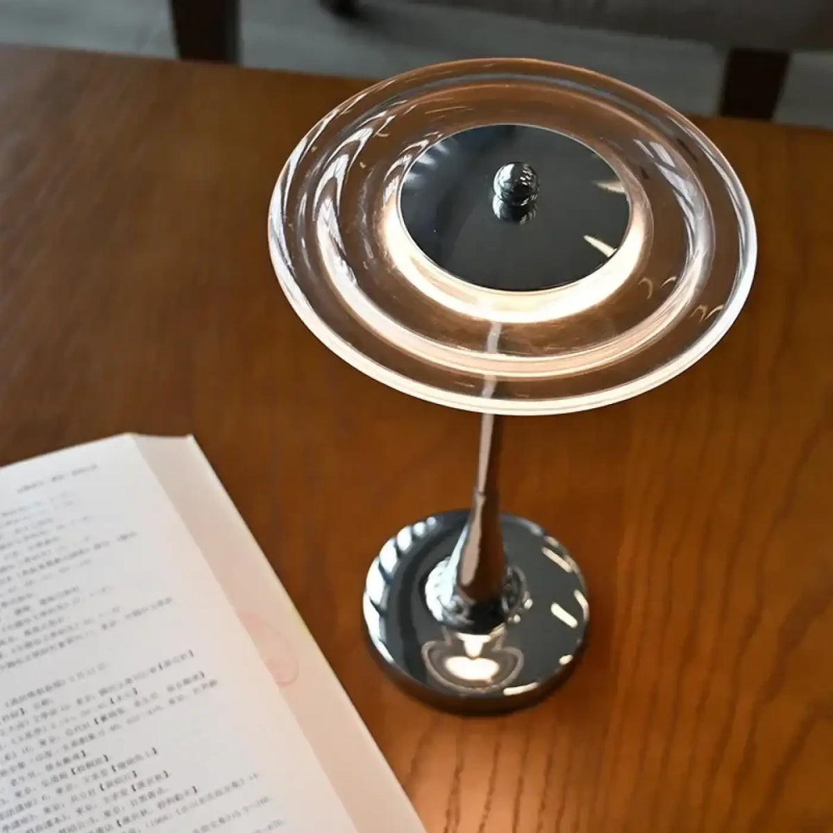Lampe de chevet en forme de soucoupe volante