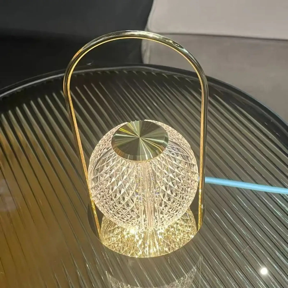 Lampe de chevet élégante, modèle boule ou cylindrique