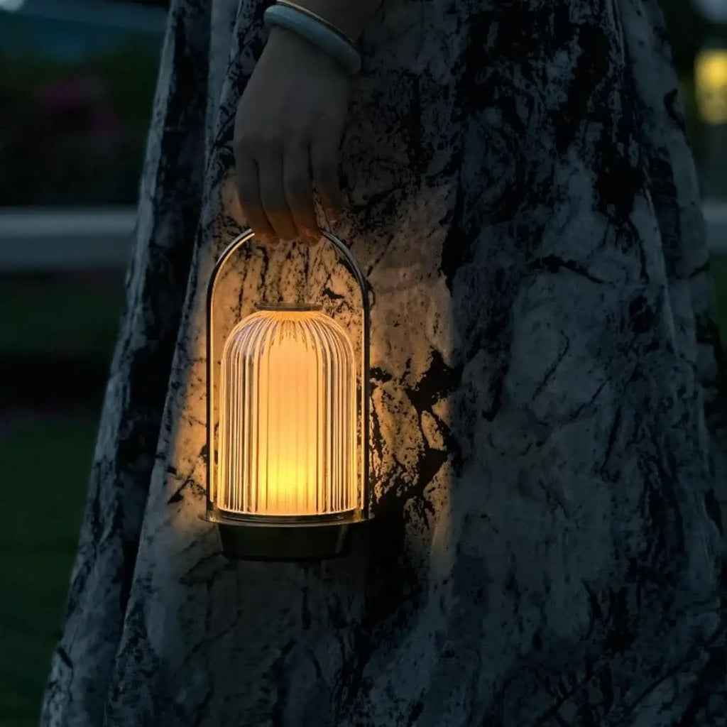 Lampe de chevet élégante, modèle boule ou cylindrique