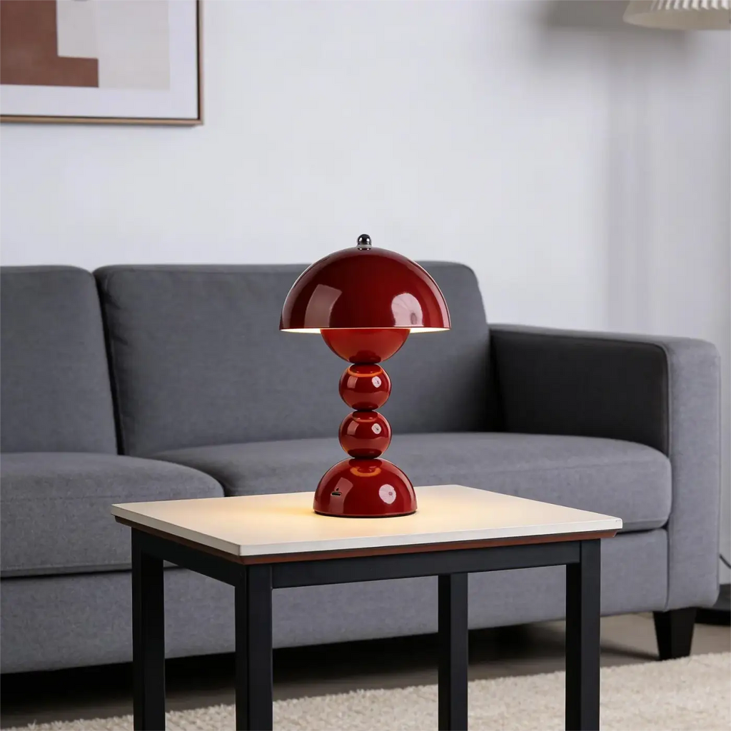 Lampe de chevet rouge laquée, style rétro chic