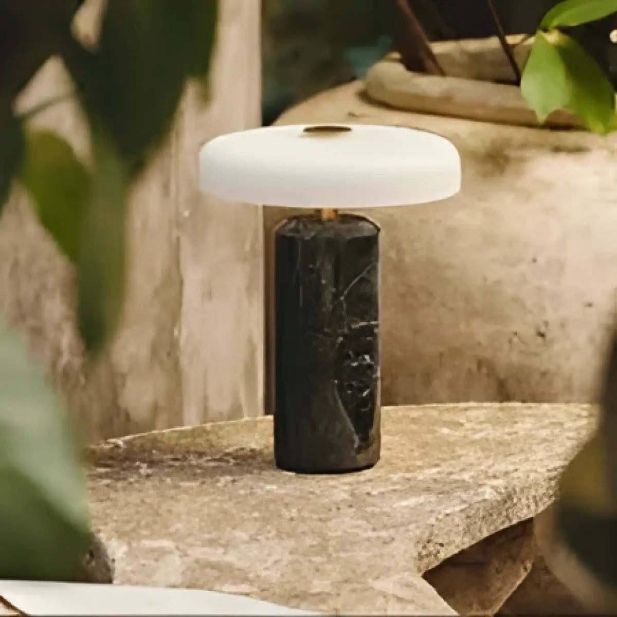 Lampe de chevet à finition effet marbre, noir, blanc ou rouge, noir