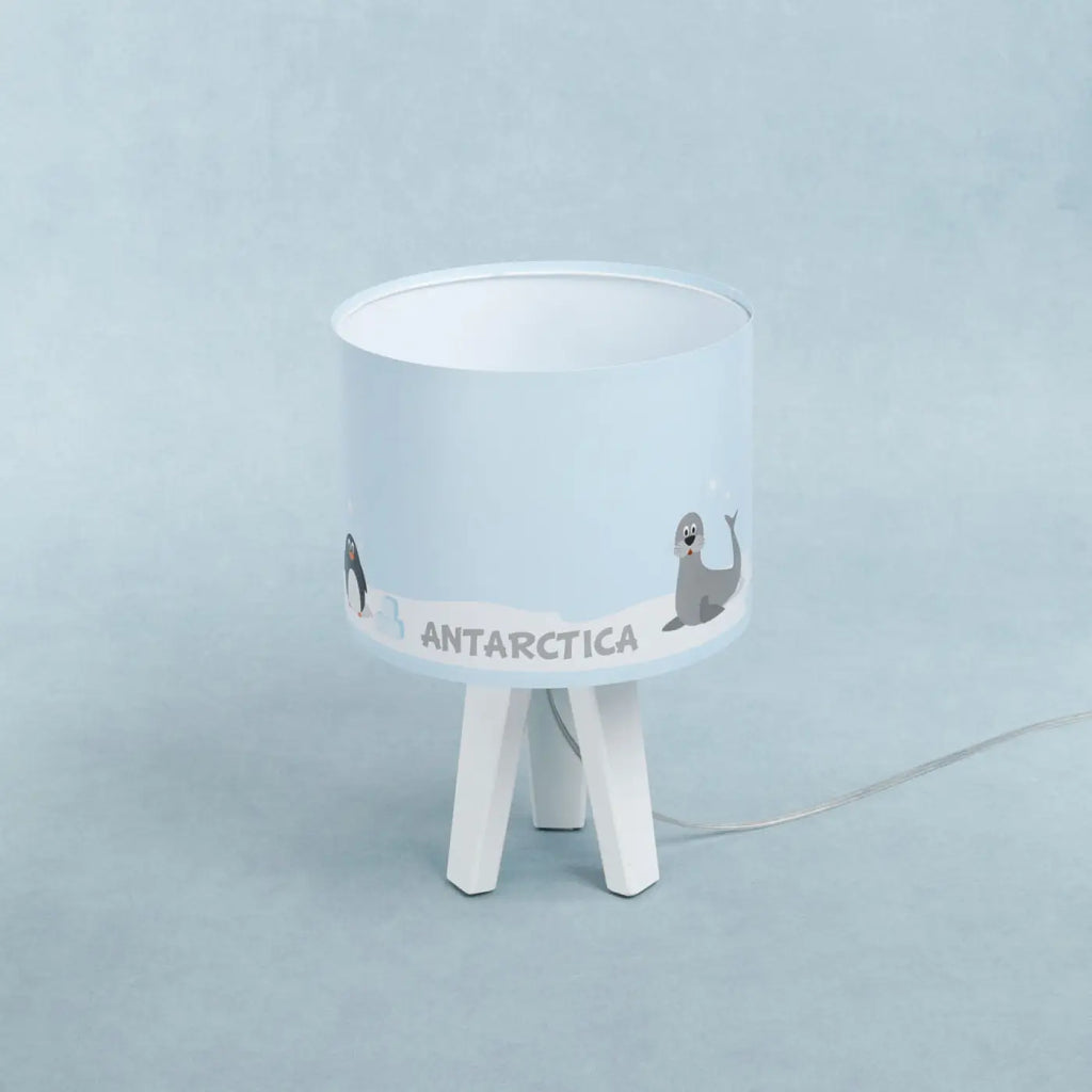 Lampe de chevet enfant en bois, pingouins sur la banquise bleu clair