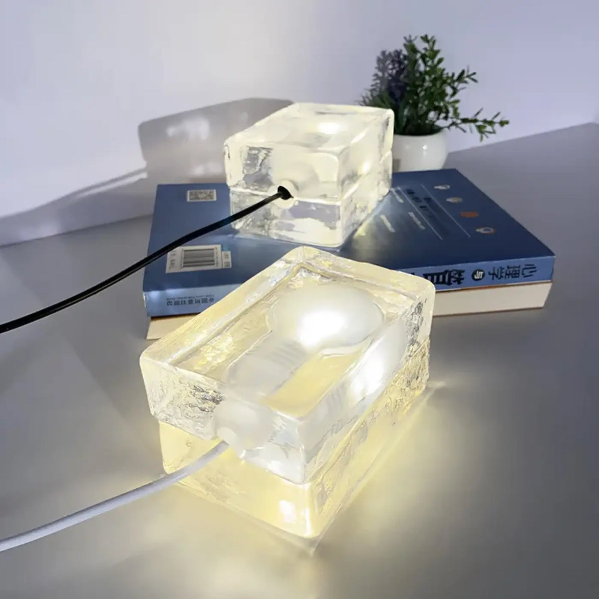Lampe de chevet scandinave à cube de verre transparent