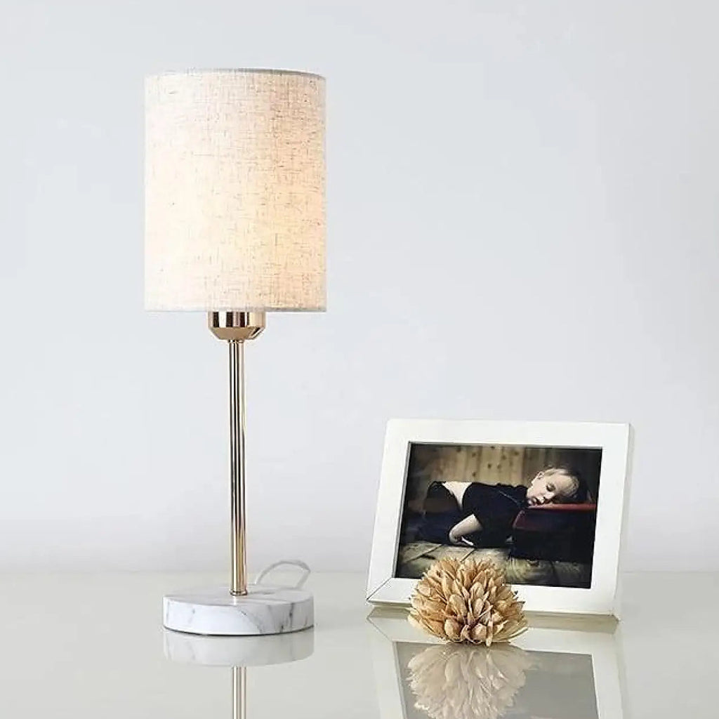 Lampe de chevet sobre, coloris blanc ou noir, blanc