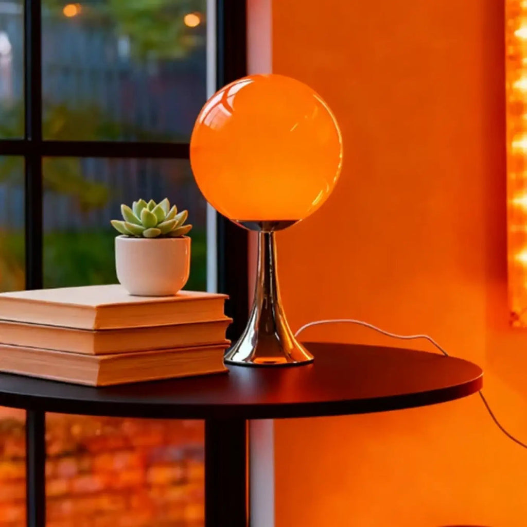 Lampe de chevet globe en verre sur pied chromé, quatre coloris
