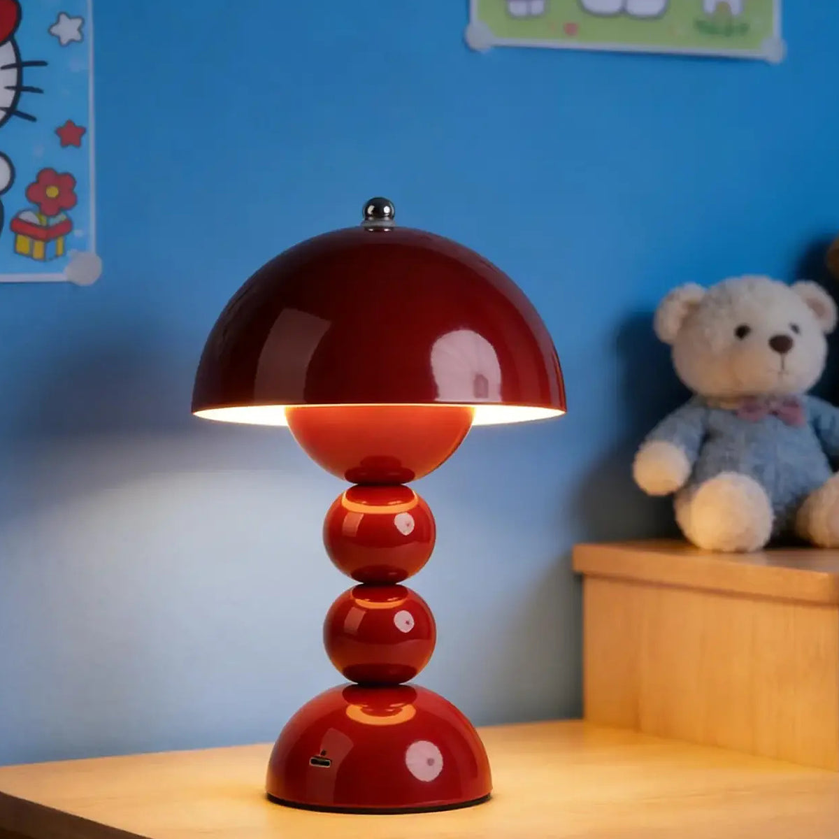 Lampe de chevet rouge laquée, style rétro chic