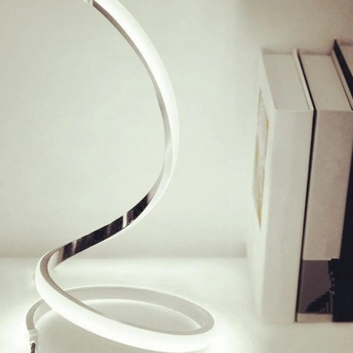 Lampe de chevet LED sans fil, dorée ou argentée, argenté