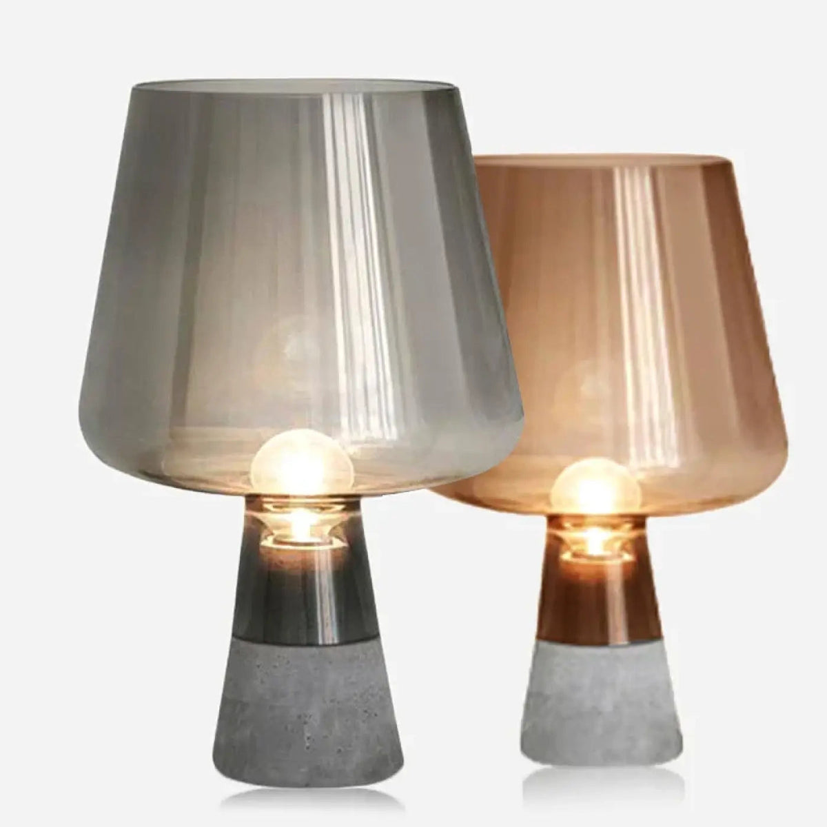 Lampe de chevet en verre fumé, pied effet béton, ambre ou gris