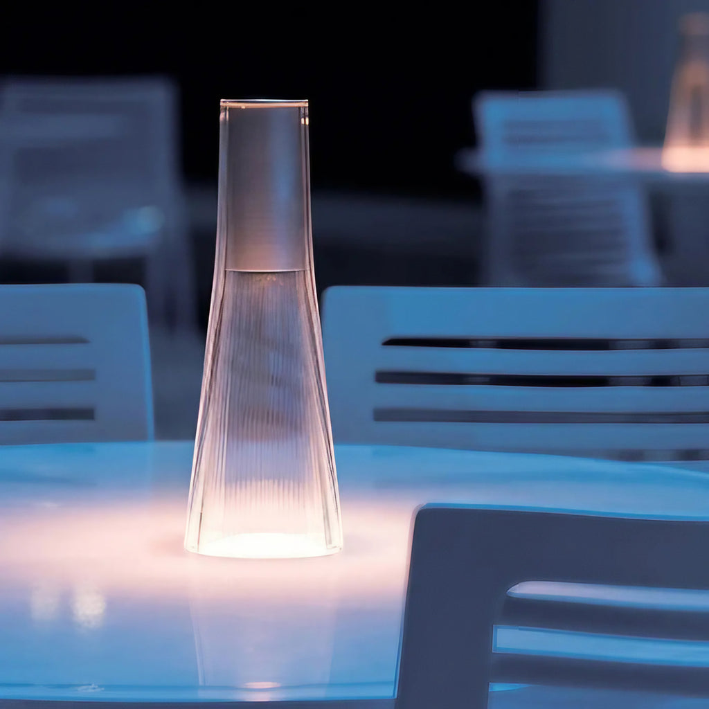 Lampe de chevet épurée, argenté ou noir, argenté