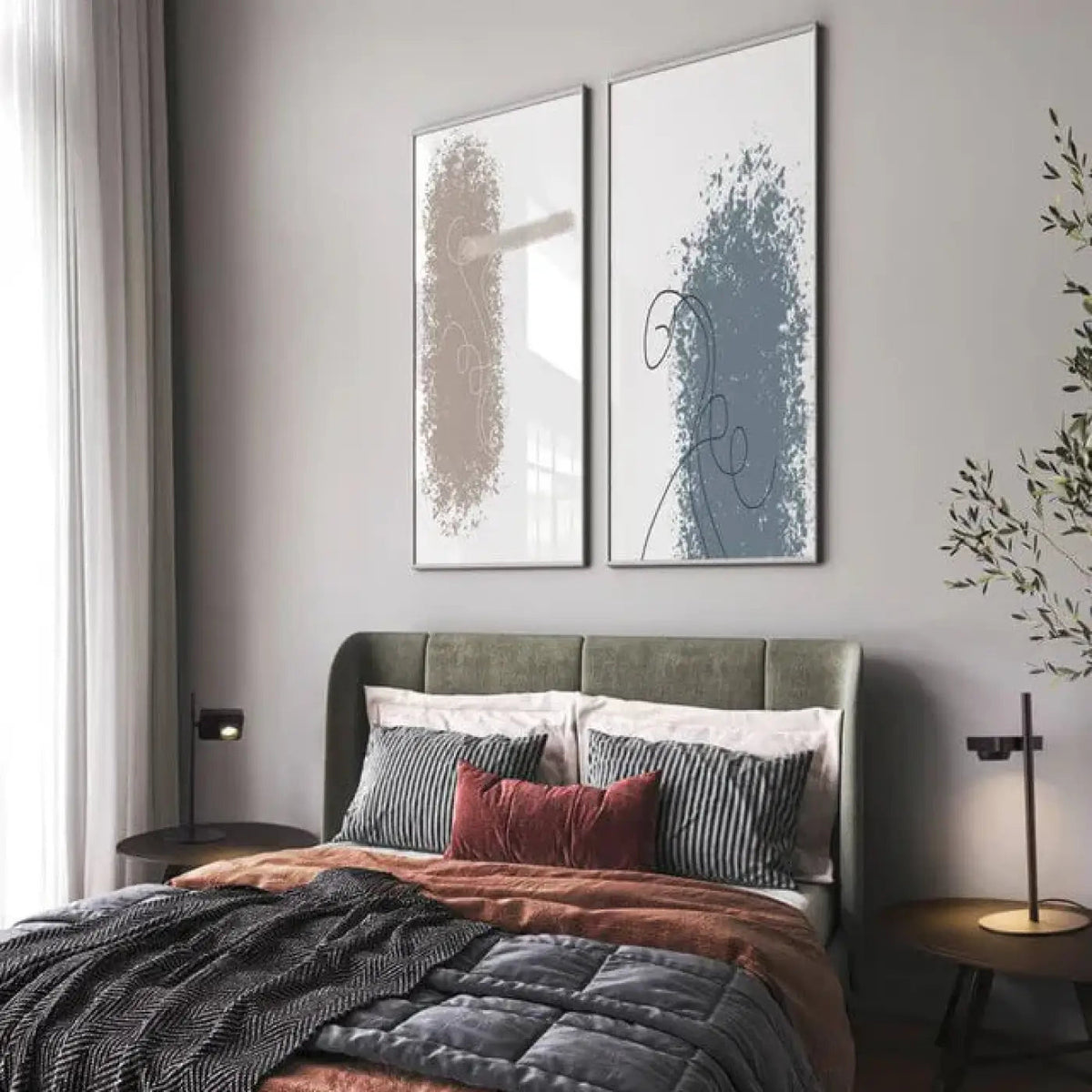 Lampe à poser à tige élancée et lumière dirigée, noire ou blanche