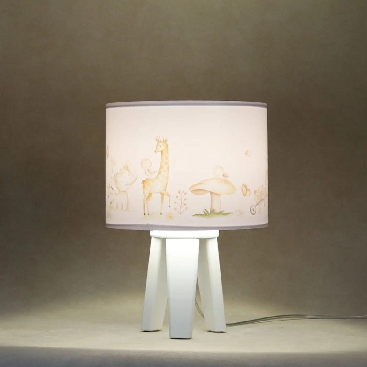 Lampe de chevet enfant au pied en bois, animaux de la savane