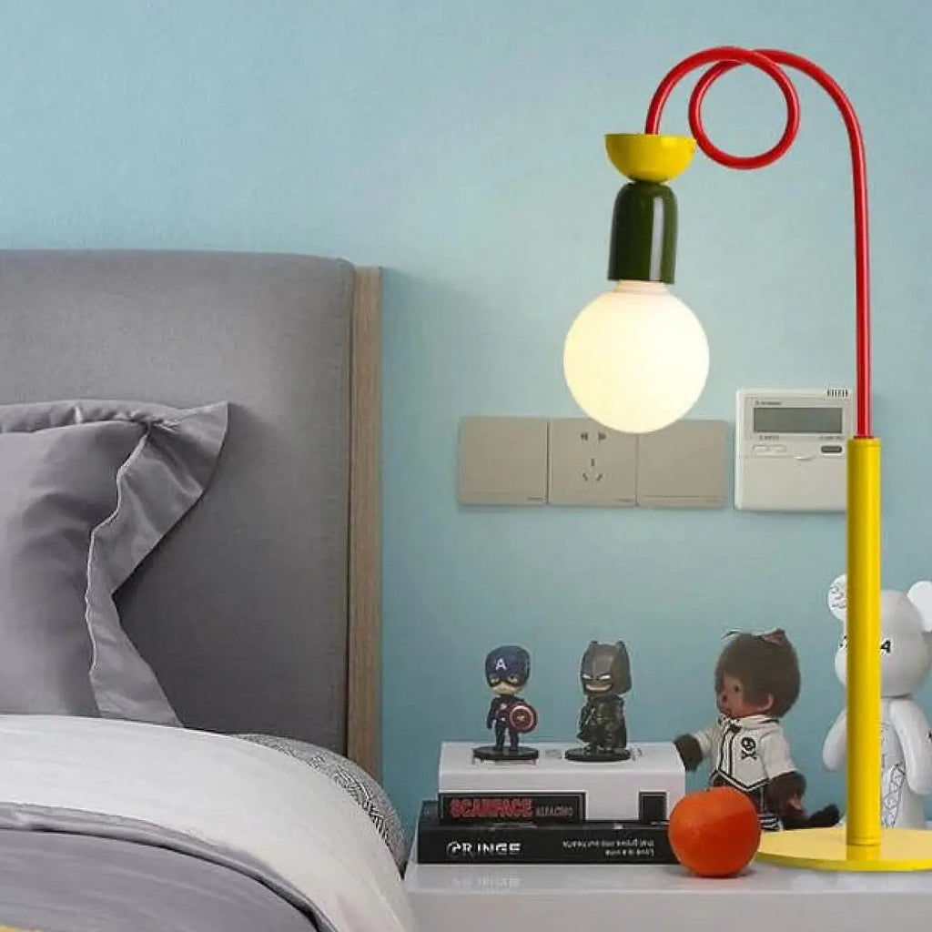 Lampe à poser rétro à base jaune et diffuseur en verre