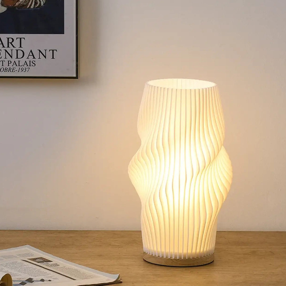 Lampe de table torsadée aux lignes de vague, trois modèles