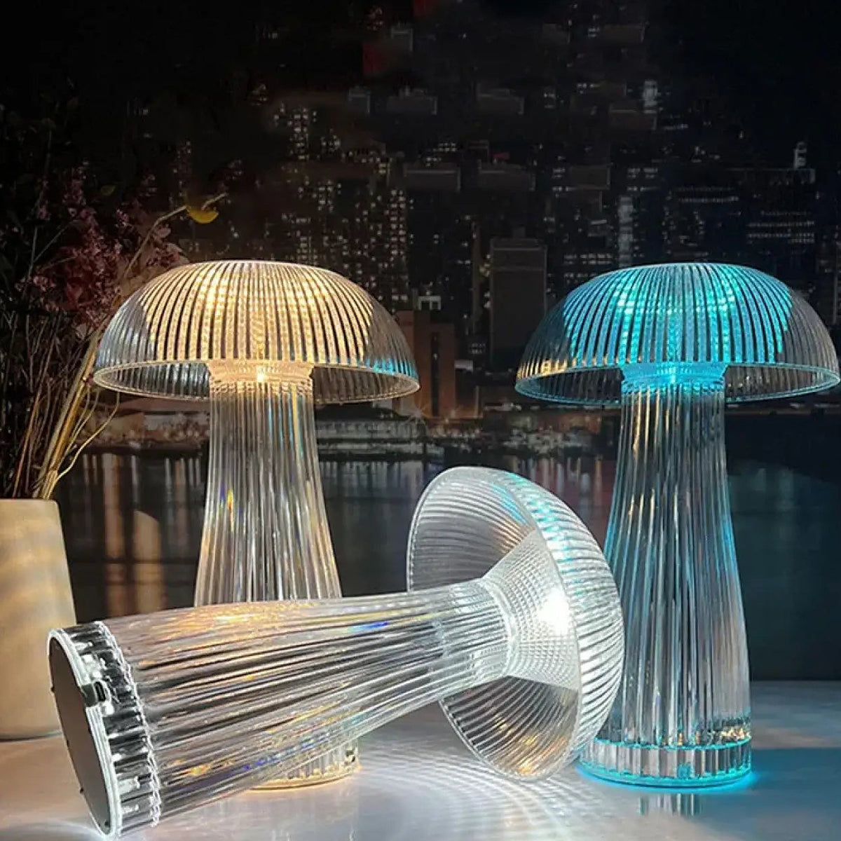 Lampe champignon design à reflets dorés