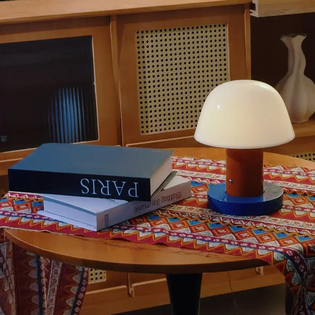 Lampe champignon design à base métal, marron ou bleu