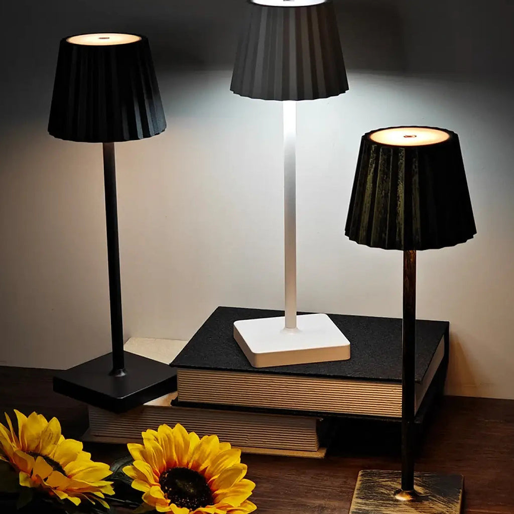 Lampe de table à abat-jour en tissu plissé, huit coloris