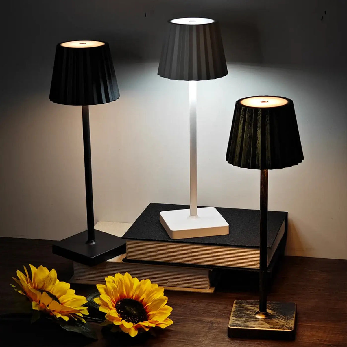 Lampe de table à abat-jour en tissu plissé, huit coloris