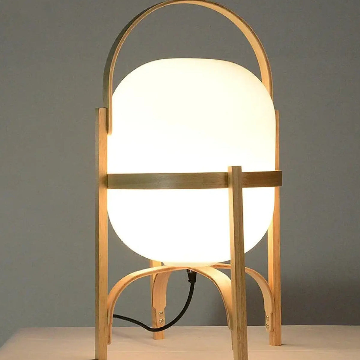 Lampe de table en bois, esprit japonais épuré